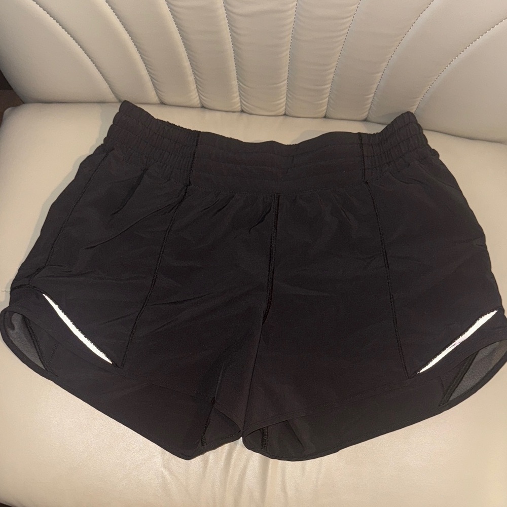 Black Lululemon hotty hot 4 inch shorts size 8